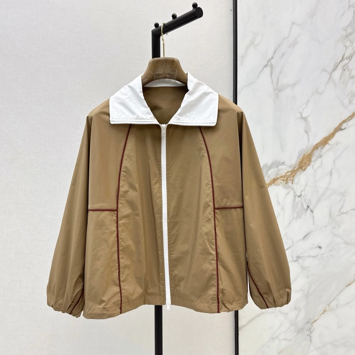 2026 high-quality women's simple red stripe splicing short top jacket--h'b804