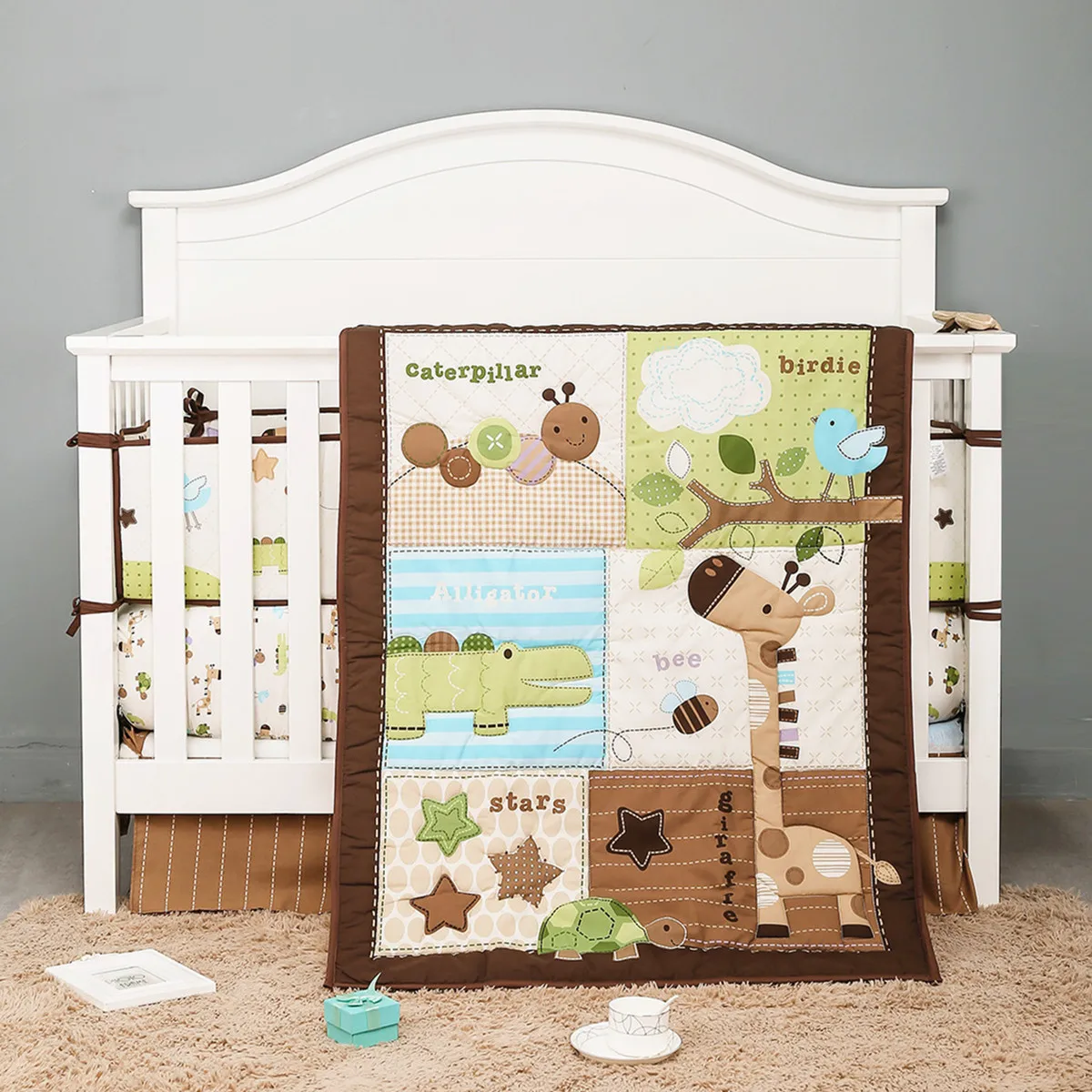 7 BH Set tempat tidur bayi perempuan, Set selimut tempat tidur bayi pelindung (4Bumper lembar selimut rok tempat tidur bayi)