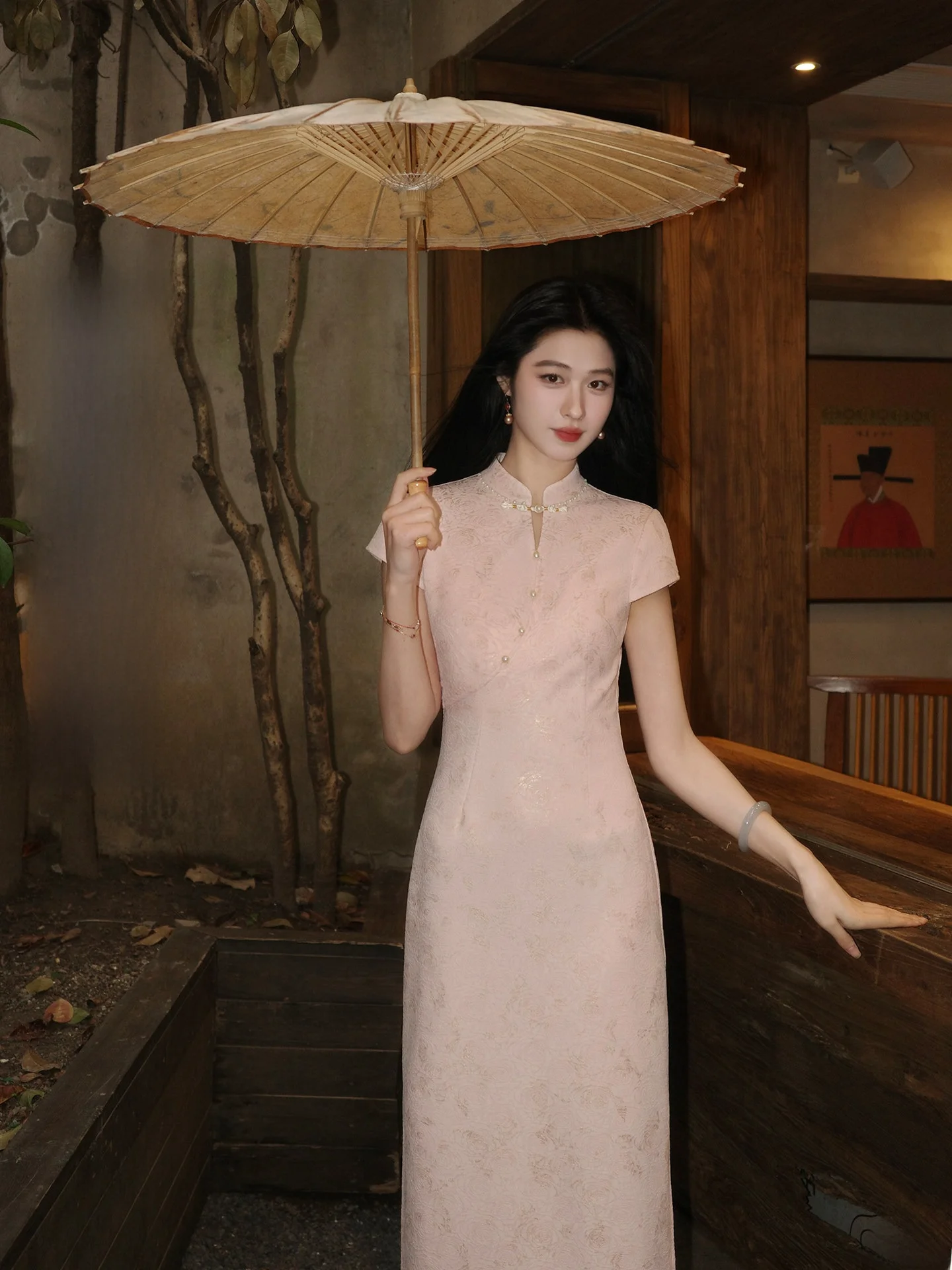 

Розовое вязаное платье-ципао с коротким рукавом, с цветочной вышивкой, в ретро-стиле, женское весенне-летнее платье от Ling Xian, повседневное длинное ципао