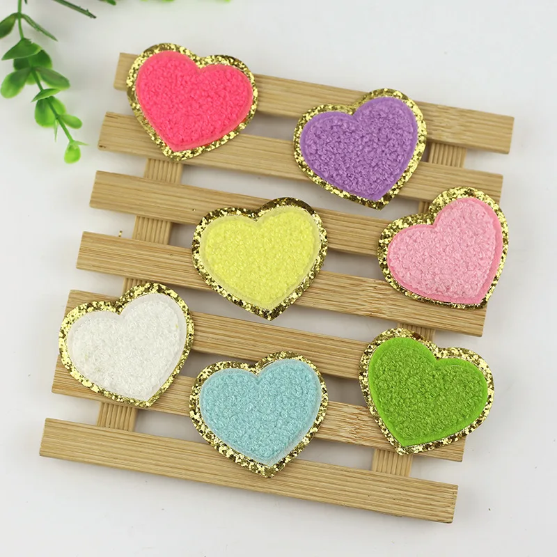 5cm colorato amore cuore asciugamano adesivi in tessuto ricamato doppio strato oro Glitter ricamo ciniglia ferro sulla borsa Badge patch