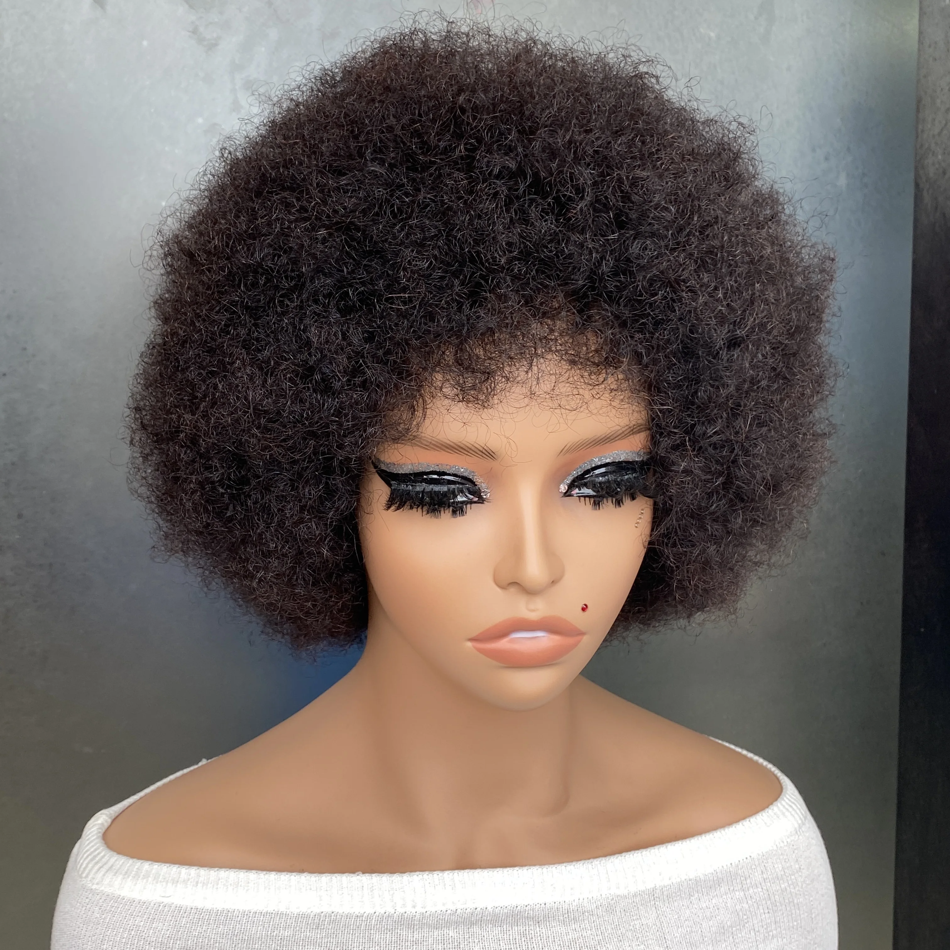 

Парик из натуральных человеческих волос Afro Kinky Curl Remy, короткий, машинной работы, с челкой, 8 дюймов в длину, натуральный цвет.
