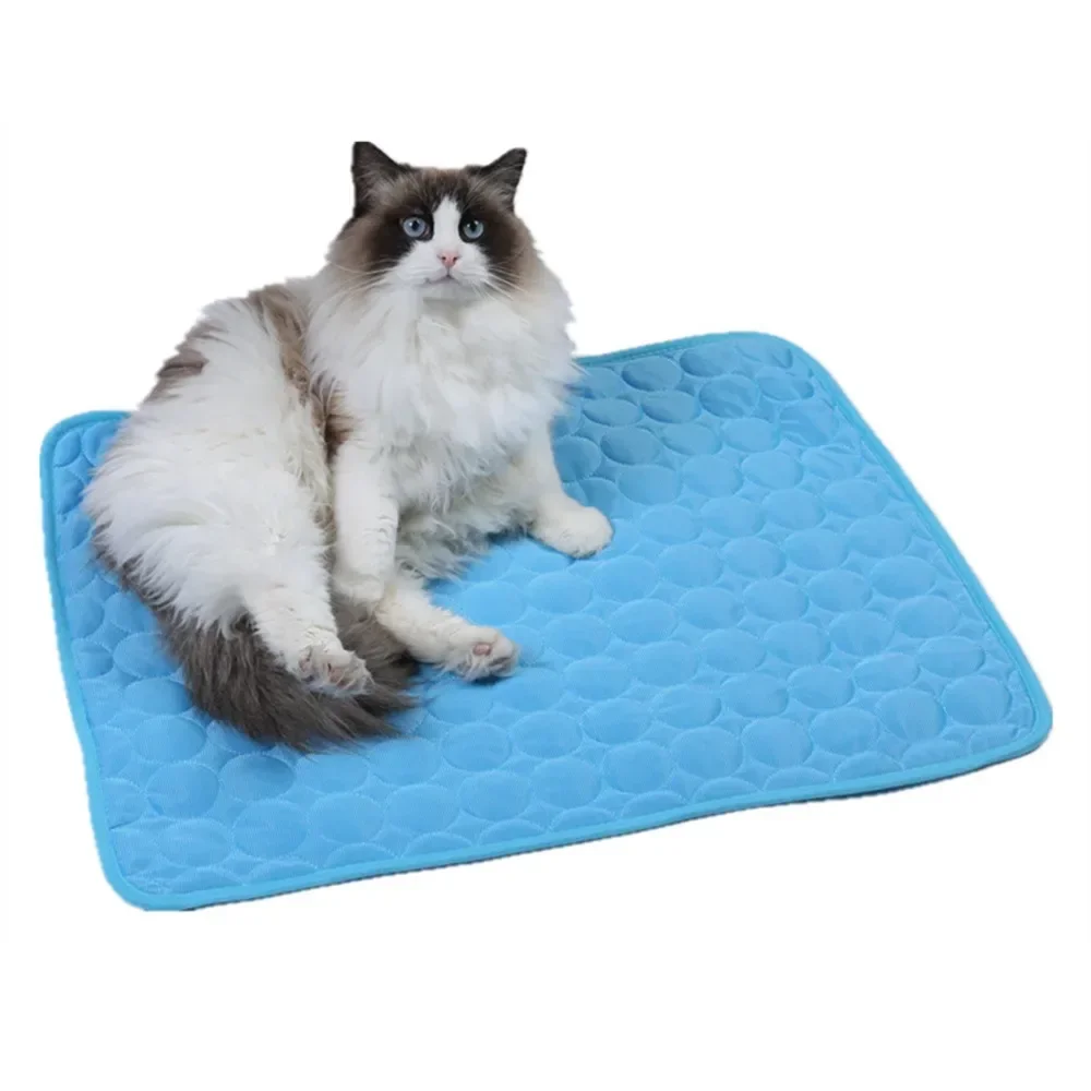 Pet Summer Cooling Pad Self-Cooling Ice Silk Pet Bed Dog Cat Nest Breathable Cooling Cooling Sleeping Pad