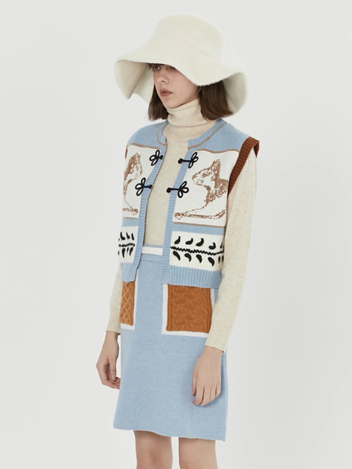 

Вязаный жилет Xunruo в винтажном стиле с пуговицами, женский, модный, ретро, с низким воротником, приталенный, трикотаж