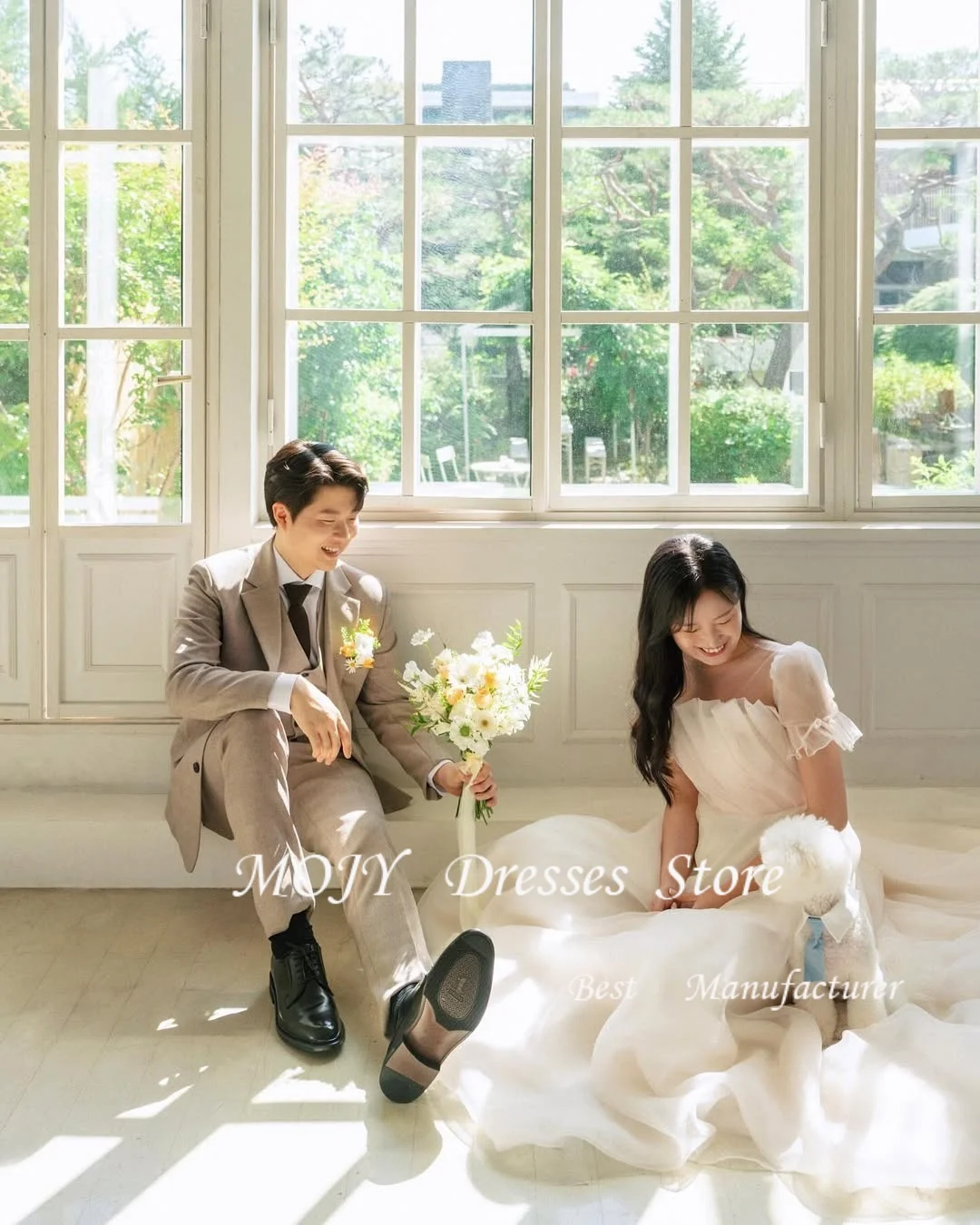 Mojy بسيط ألف خط الطية نفخة الأكمام بسيطة ألف خط فساتين الزفاف الأورجانزا طول الأرض مشد الظهر زي العرائس حسب الطلب