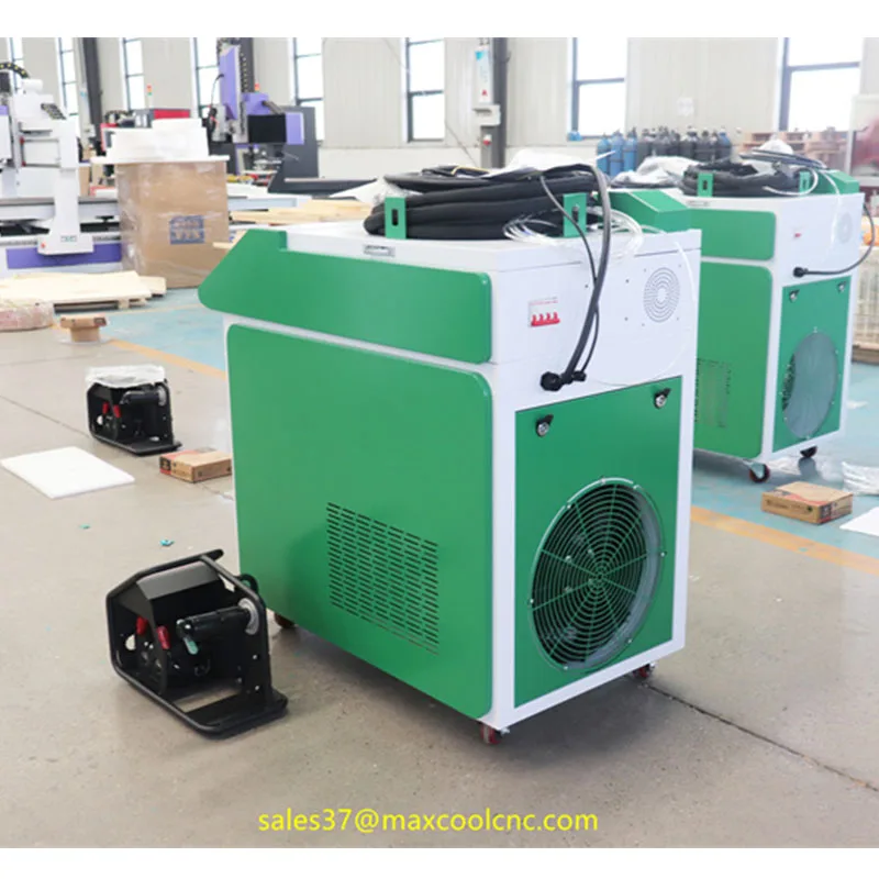 Tre in uno macchina per la pulizia della superficie del metallo Laser 3000W macchina per il taglio Laser a fibra saldatrice Laser portatile prezzo.