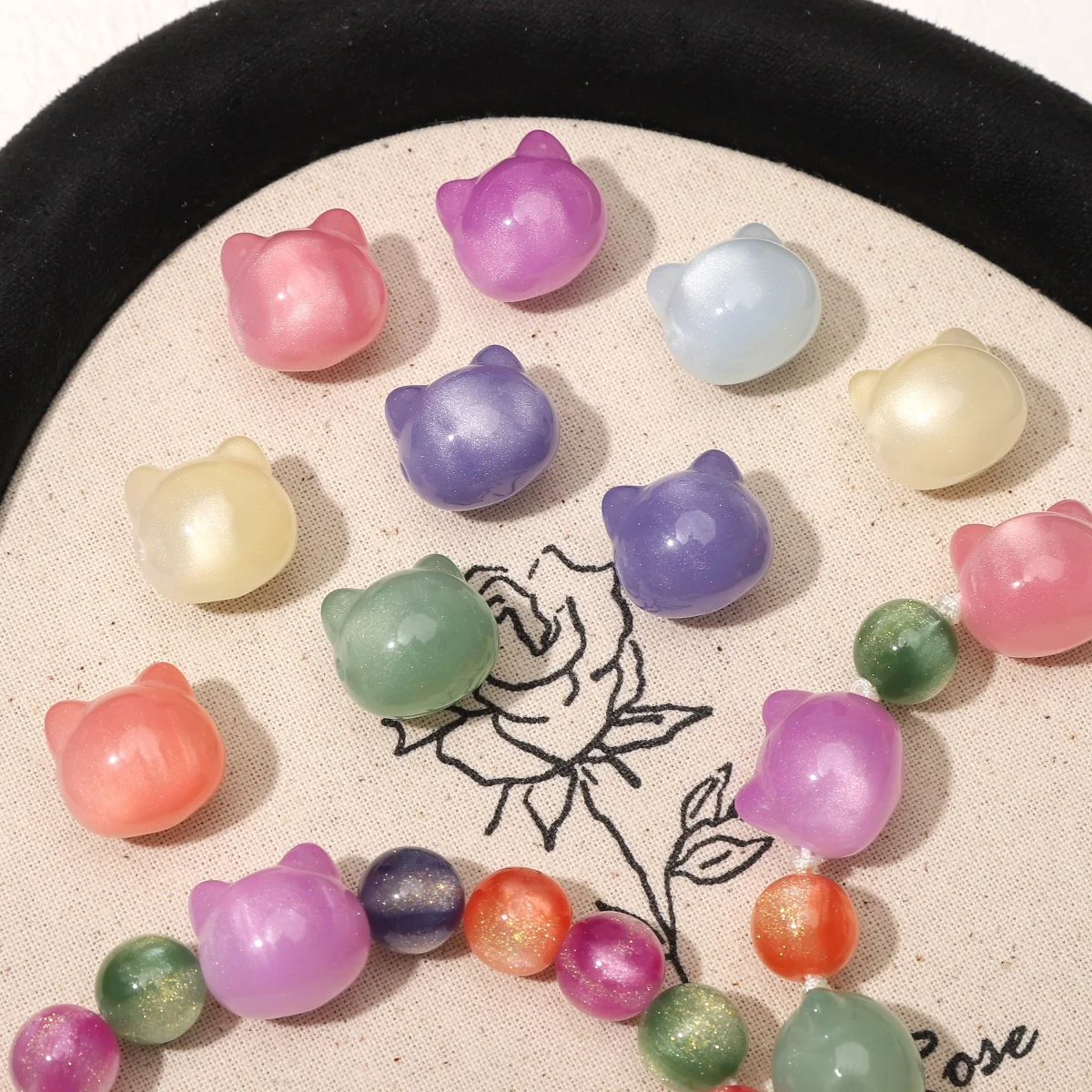 Resin UV Sensitive Color Changing Cute Cat Head Beads Photochromic Loose Beads For DIY Bracelet Necklace Jewelry Making Supplies