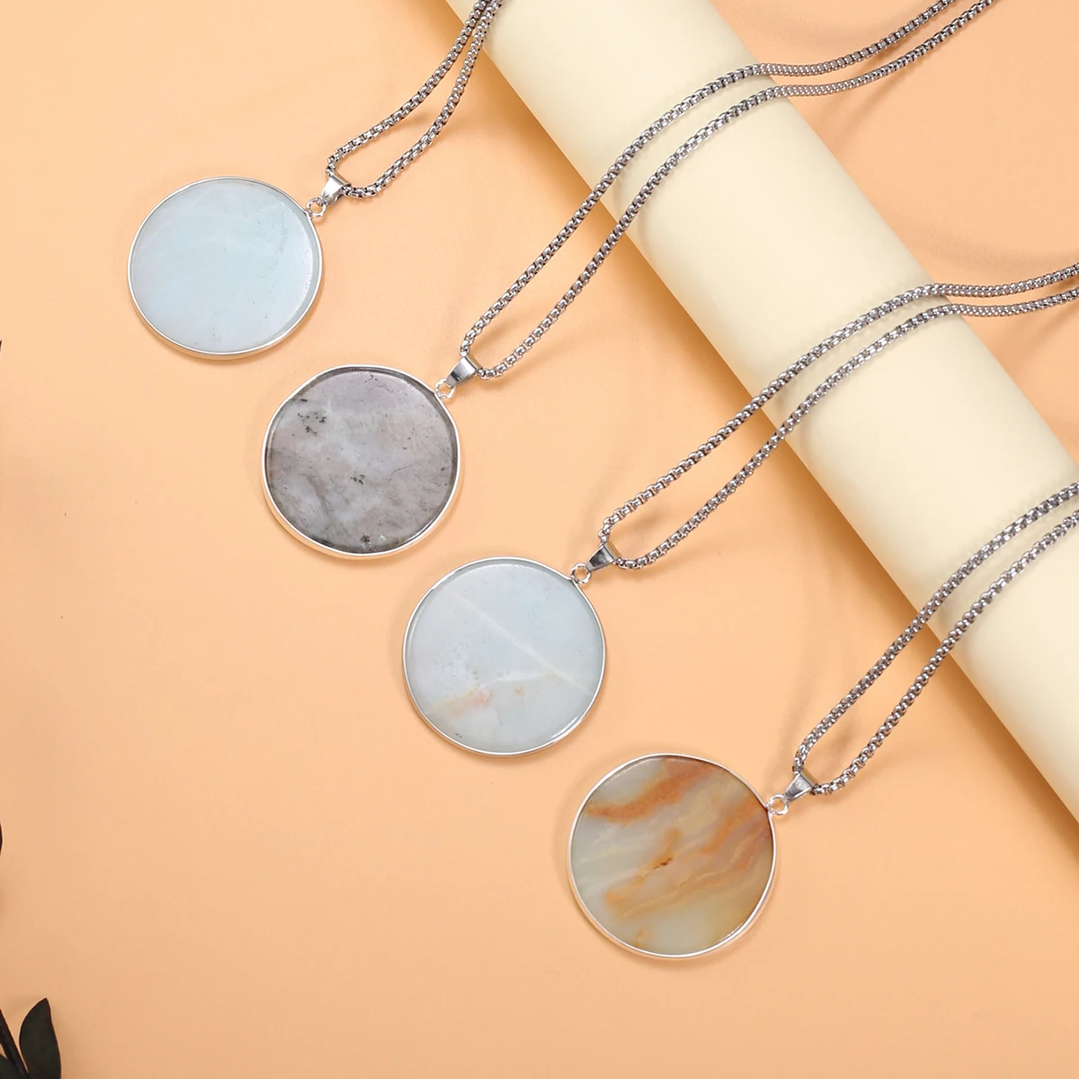 41x41mm Round Shape Natural Stone Necklace Pendants Amazonite Flash Labradorite Jewelry Necklace Women Men Stainless Steel 60cm