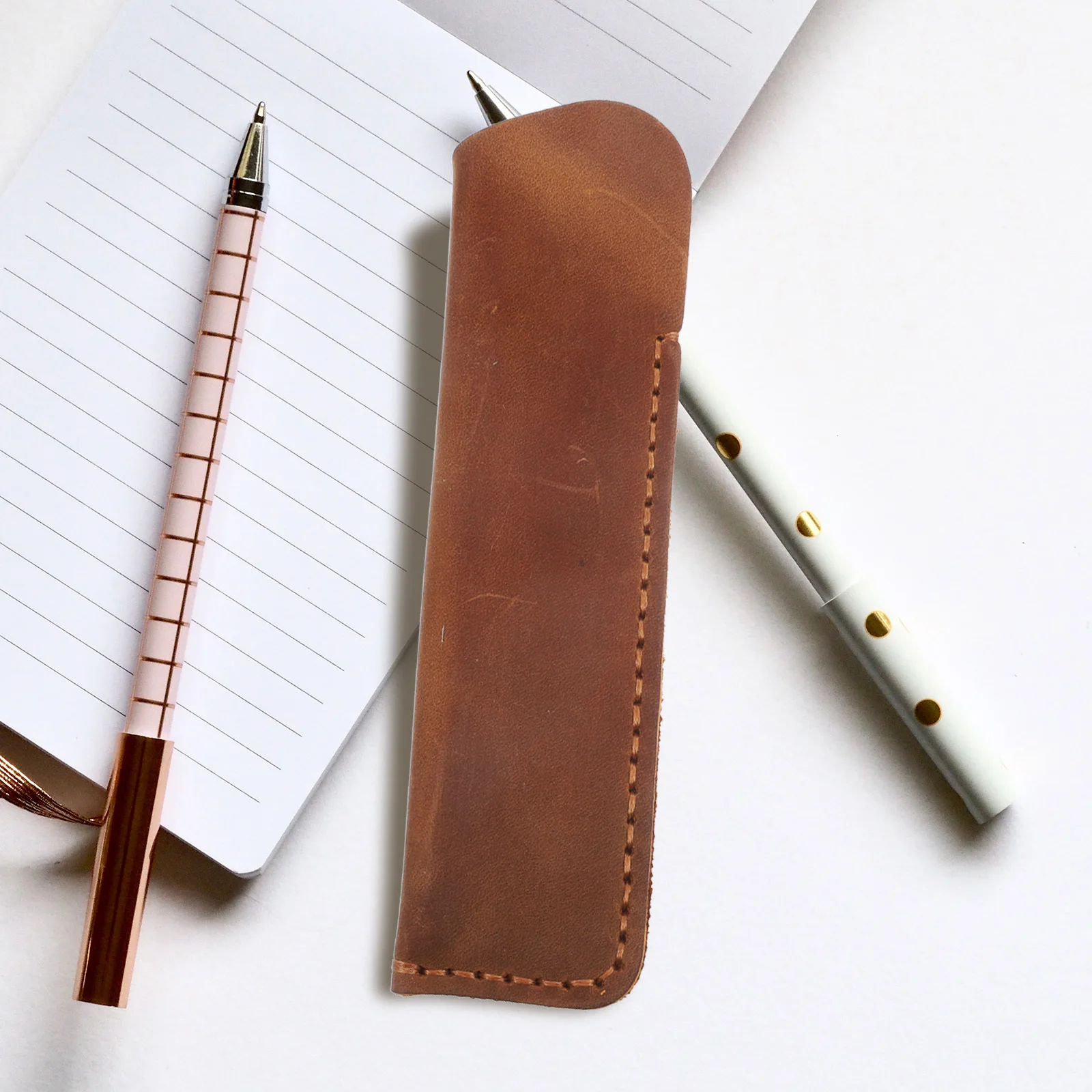 

Brown Carving Pen Case Handmade Fountain Multi Pens Pouch Protective Sleeve Holder Suitable for Office School Writing