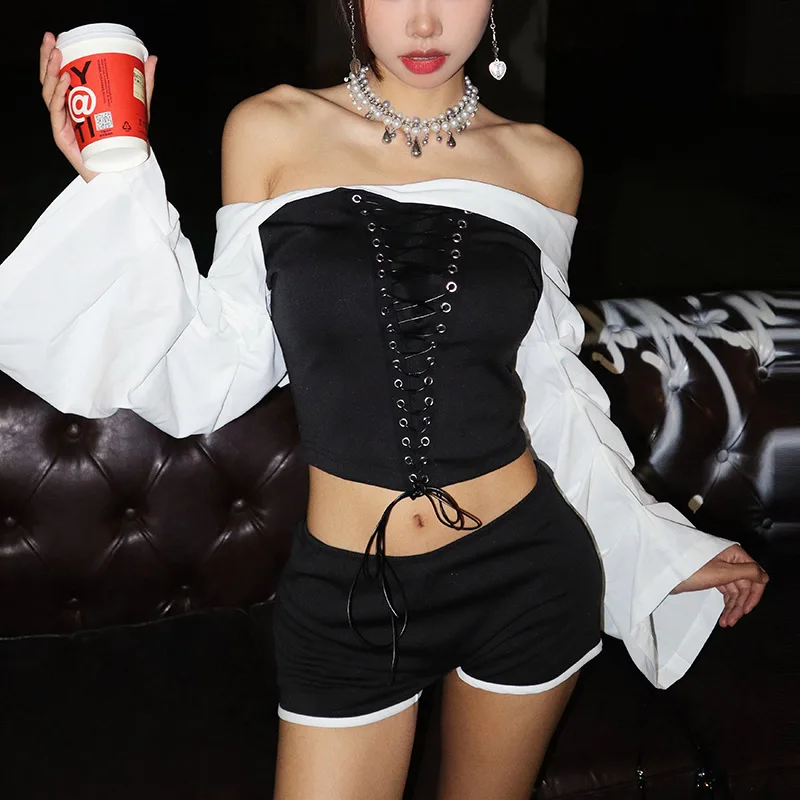 Set da 2 pezzi Camicia a maniche lunghe con spalle scoperte senza schienale Striscia di colore a contrasto Vita in pizzo Pantaloncini coordinati Spend One's Holiday