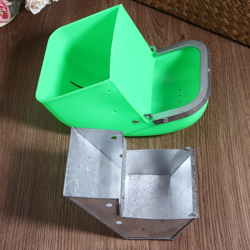 

1Pc Large Capacity Rabbit Feed Box Plastic Steel Rabbit Feed Box Rabbit Feed Feeder Hopper Rabbit Anti Pickling Feed Trough