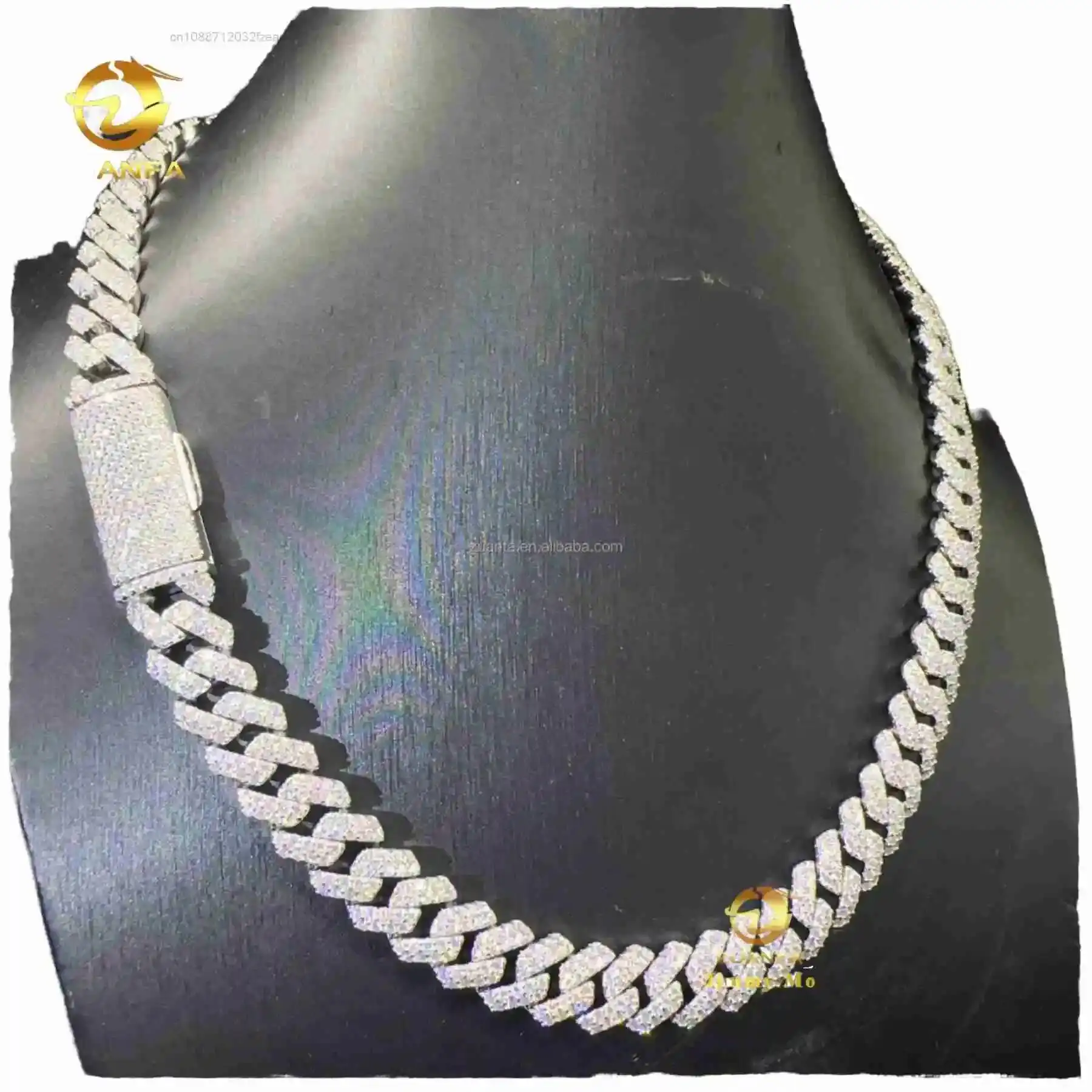 

Hot Selling Top of the Line Moissanite Necklace with Aesthetic Bible Tennis and Cuban Chain Accessory Rigid and Flexible
