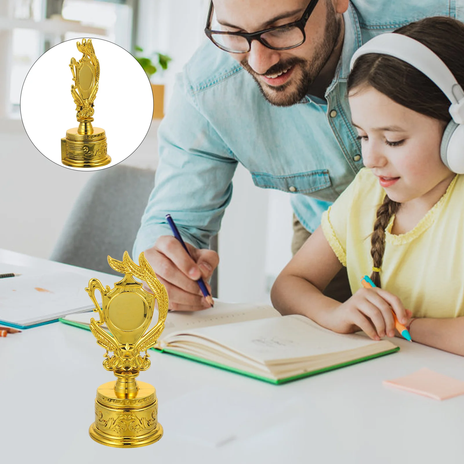 

Plastic Trophy Cup Award For Kids Teens Soccer Player Competition Prize Multi-Function Sports Trophy Compact Design Competition