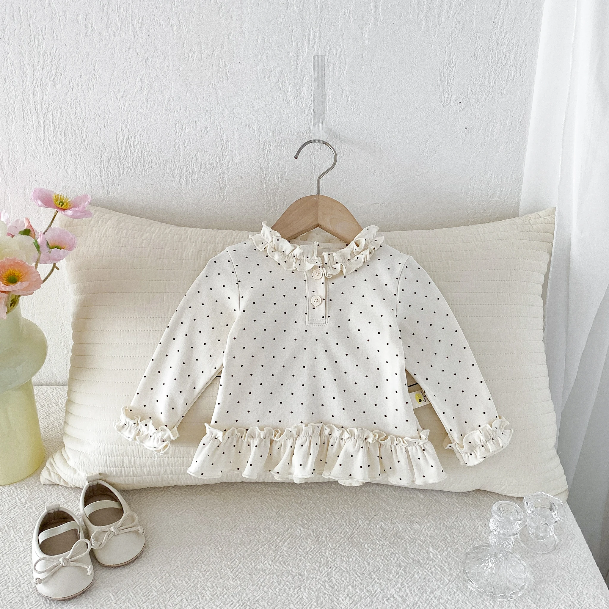Fall-style stylish polka dot long-sleeved baby girl's top, new and versatile women's baby T-shirt base layer shirt