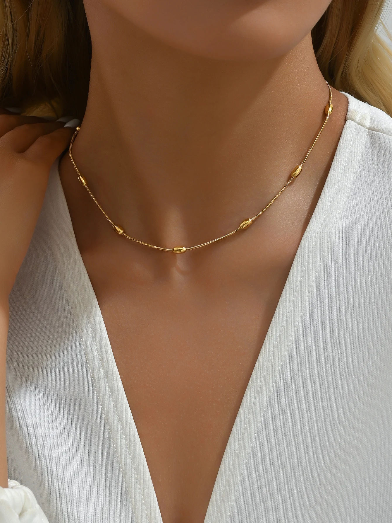 Fashionable, Luxurious, High-end, Exquisite 18k Gold Necklace，Pavé Emerald Pendant Transport Bead Stainless Steel Clavicle Chain