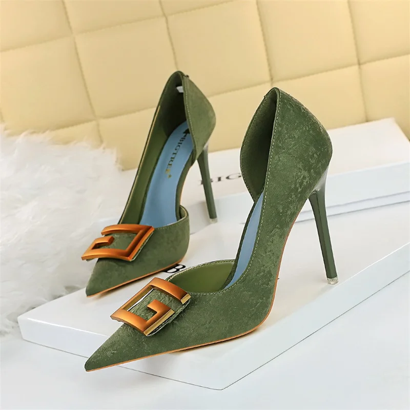 2024 New Fashion Metal Buckle Fashion High Heel Shoes Women Pumps Pointed Toe Soft Fabric Side Hollow Wedding Dress Single Shoe