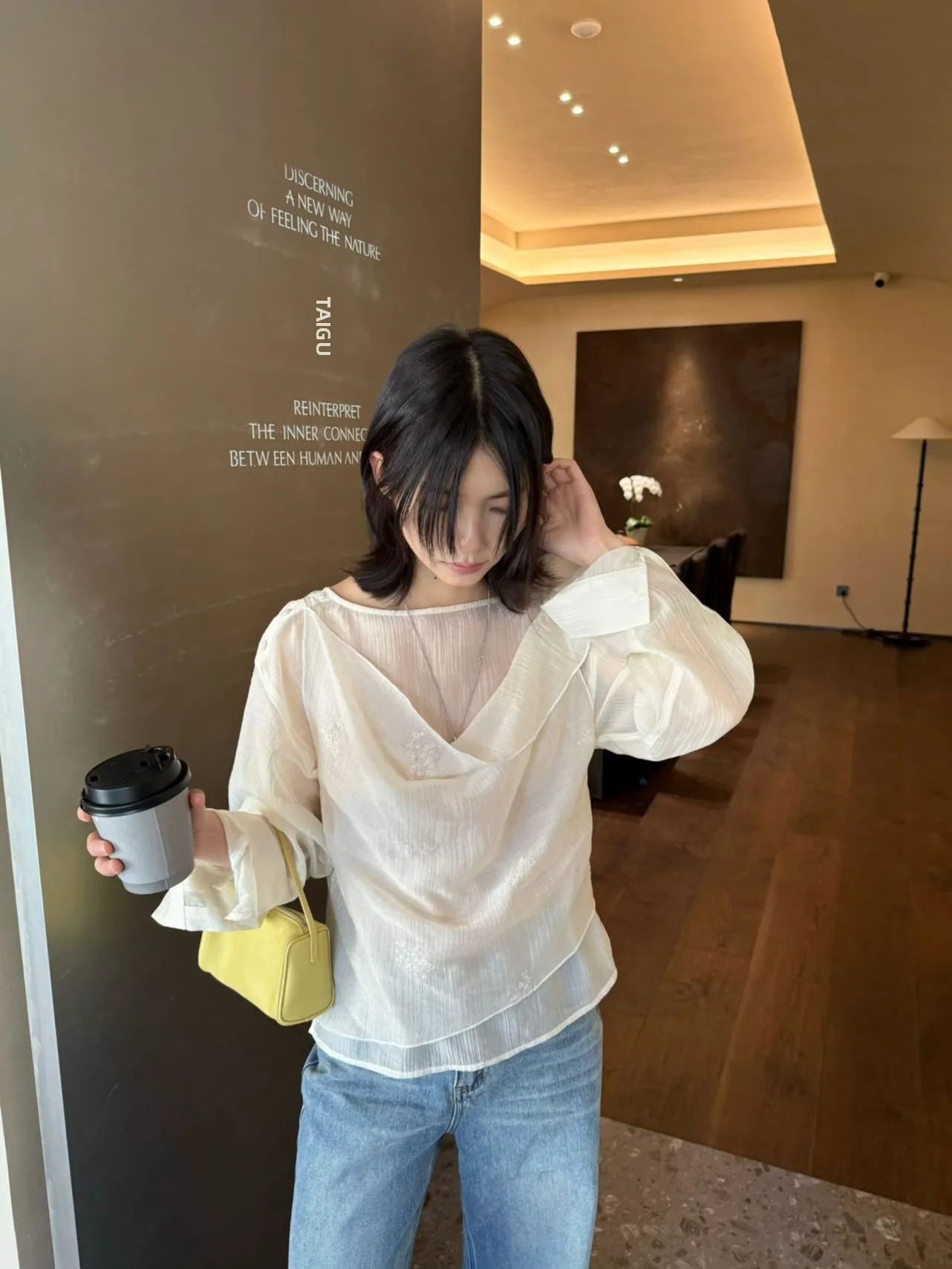 

Lilian Moon Design Sensation Ultra Fairy Tale Embroidery Two-Piece Set Layering Women's Premium Fashion Commute Style Loose F...