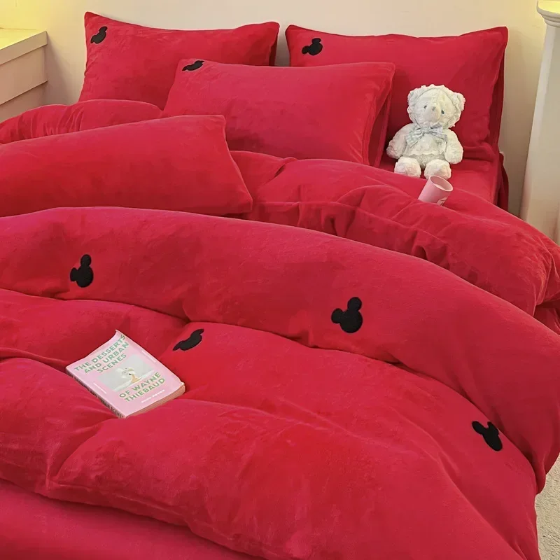 

Home Textile Wedding Milk Flour Bed Set of Four Pieces Wedding Double Sided Coral Flour Quilt Cover with Big Red Bed Sheet