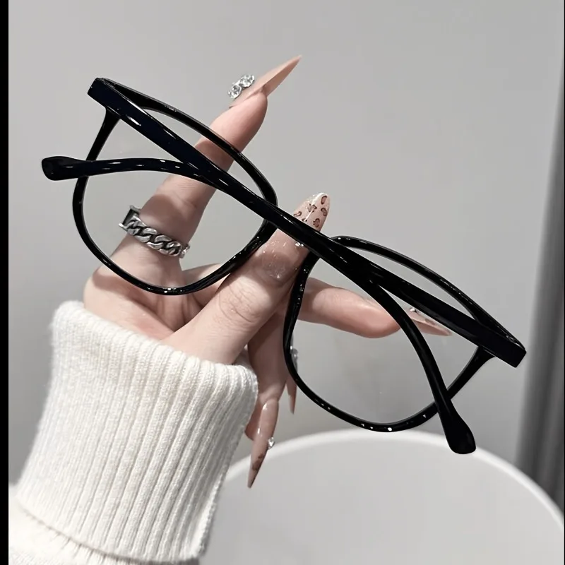 Light Sensitive Color Changing Fashionable Glasses Suitable for Daily Usesuitable for All Genders