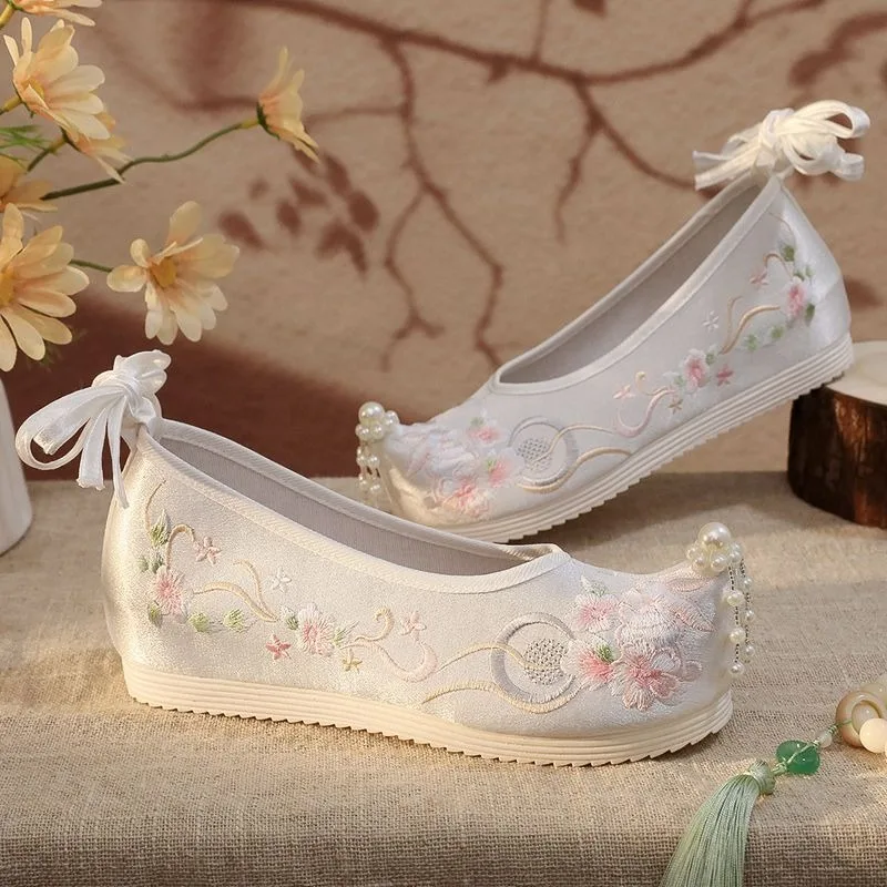 

Antique Hanfu Shoes Women Chinese Traditional Beaded Ancient Inside Heighten Embroidery Stage Dance Cosplay Performance Shoes