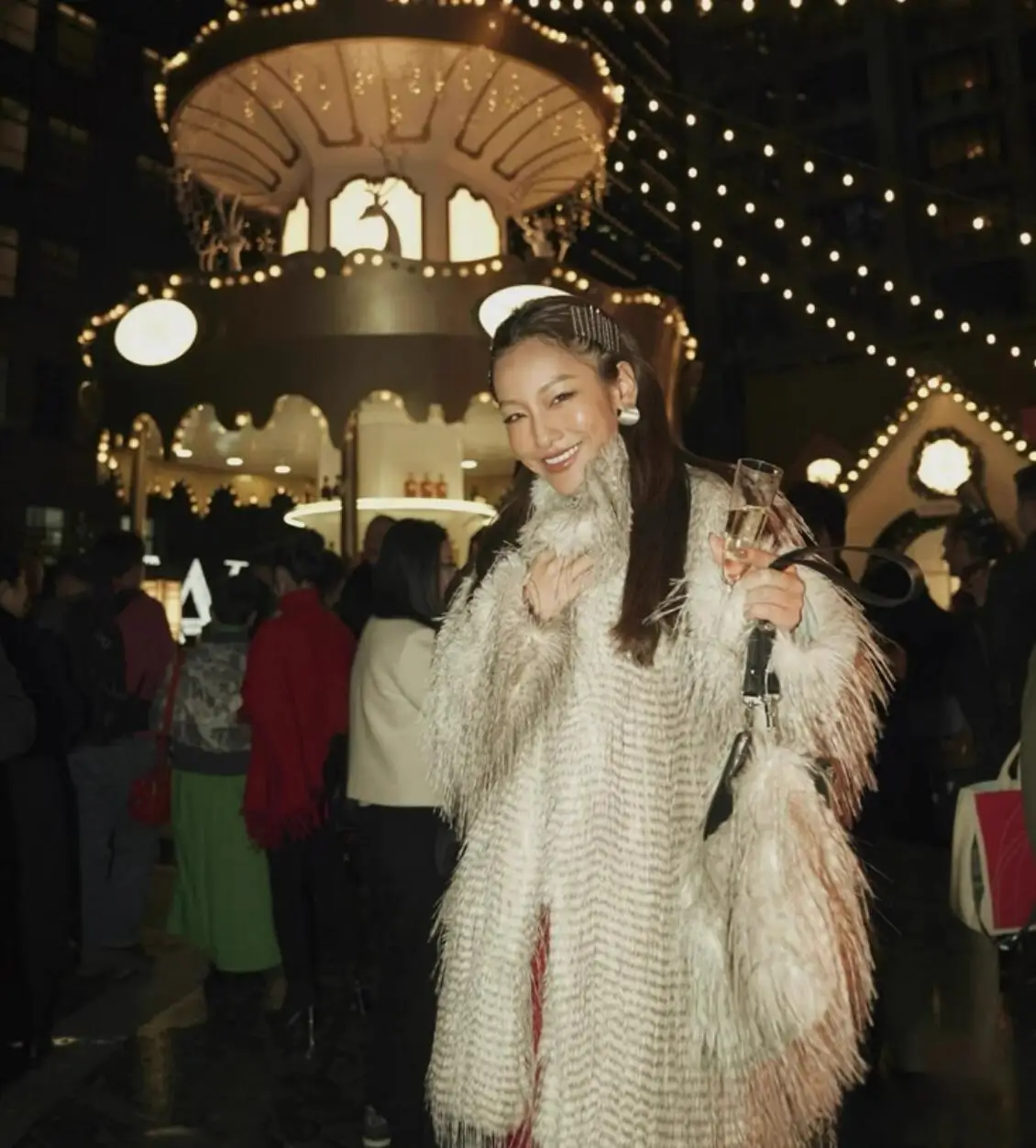 เสื้อโค้ทขนนกยูงเทียมคุณภาพสูง สีกากีไล่เฉด ยาว 3 นิ้ว ขนยาวฟูฟ่อง สไตล์วินเทจ ทรงหลวมสำหรับผู้หญิง