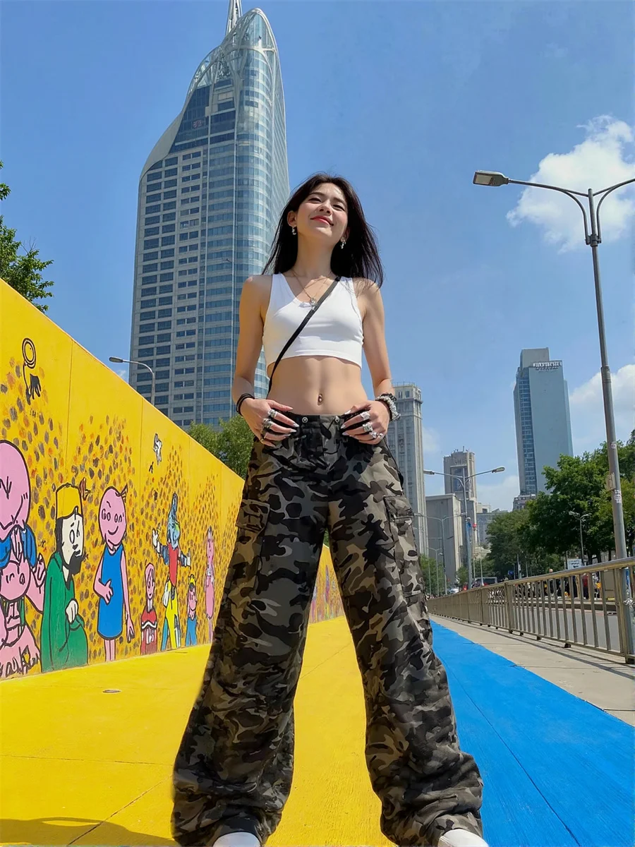 Pantaloni casual da donna in stile coreano Camouflage Jacquard Donna Texture Modello Tessuto Dettaglio Elemento moda Caratteristica del materiale