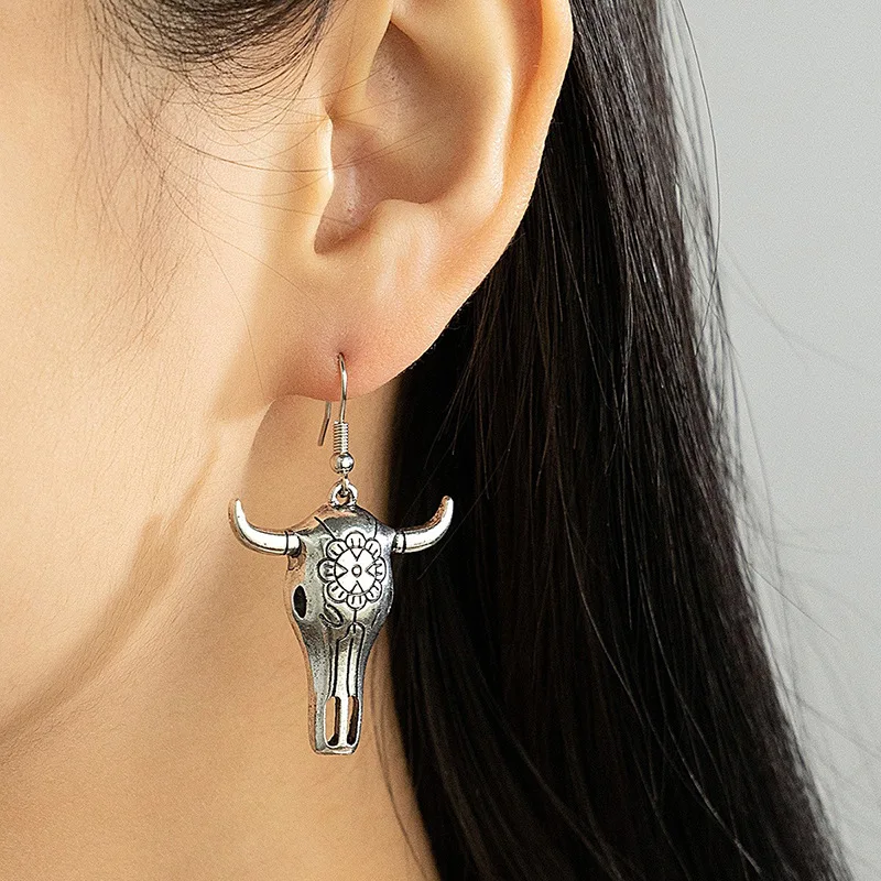 DIY accessories European and American cross-border retro western denim wind bull head pendant earrings, personalized ethnic styl