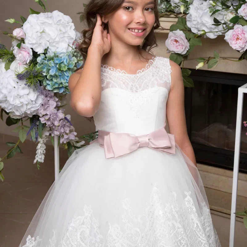 Vestido de princesa sem mangas com apliques de renda de tule branco personalizado com cinto de laço rosa para casamento, aniversário, banquete, vestidos de flores para meninas
