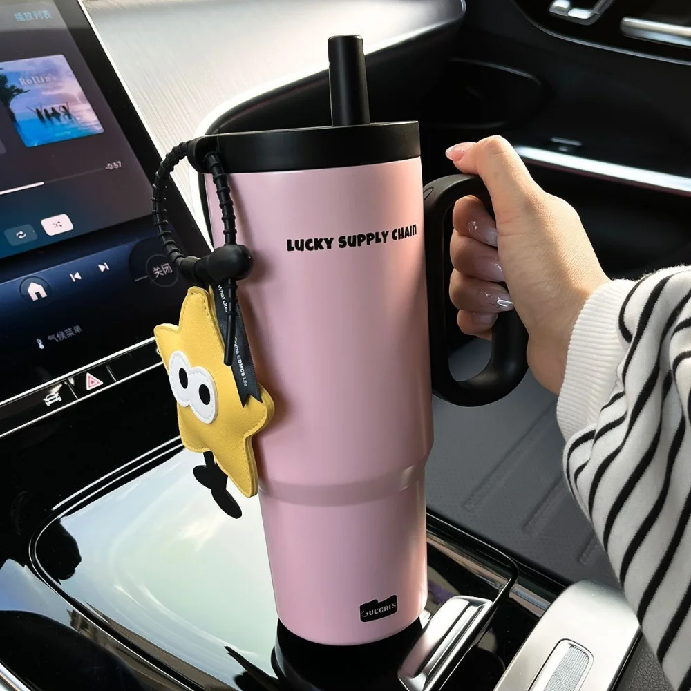 720ML Stainless Steel Vacuum Insulated Tumbler with Silicone Straw Spill-Proof Travel Mug with Handle And Small Pendant for Hot