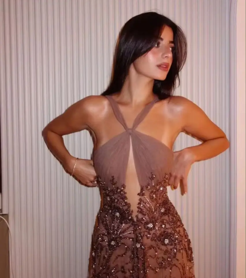 Halter-Abendkleid mit Twist-Knoten, tiefem V-Ausschnitt, transparentem Tüll, floralen Perlen und Pailletten, figurbetont, bodenlang, für Bankett, Gala, Abschlussball – Detail 5