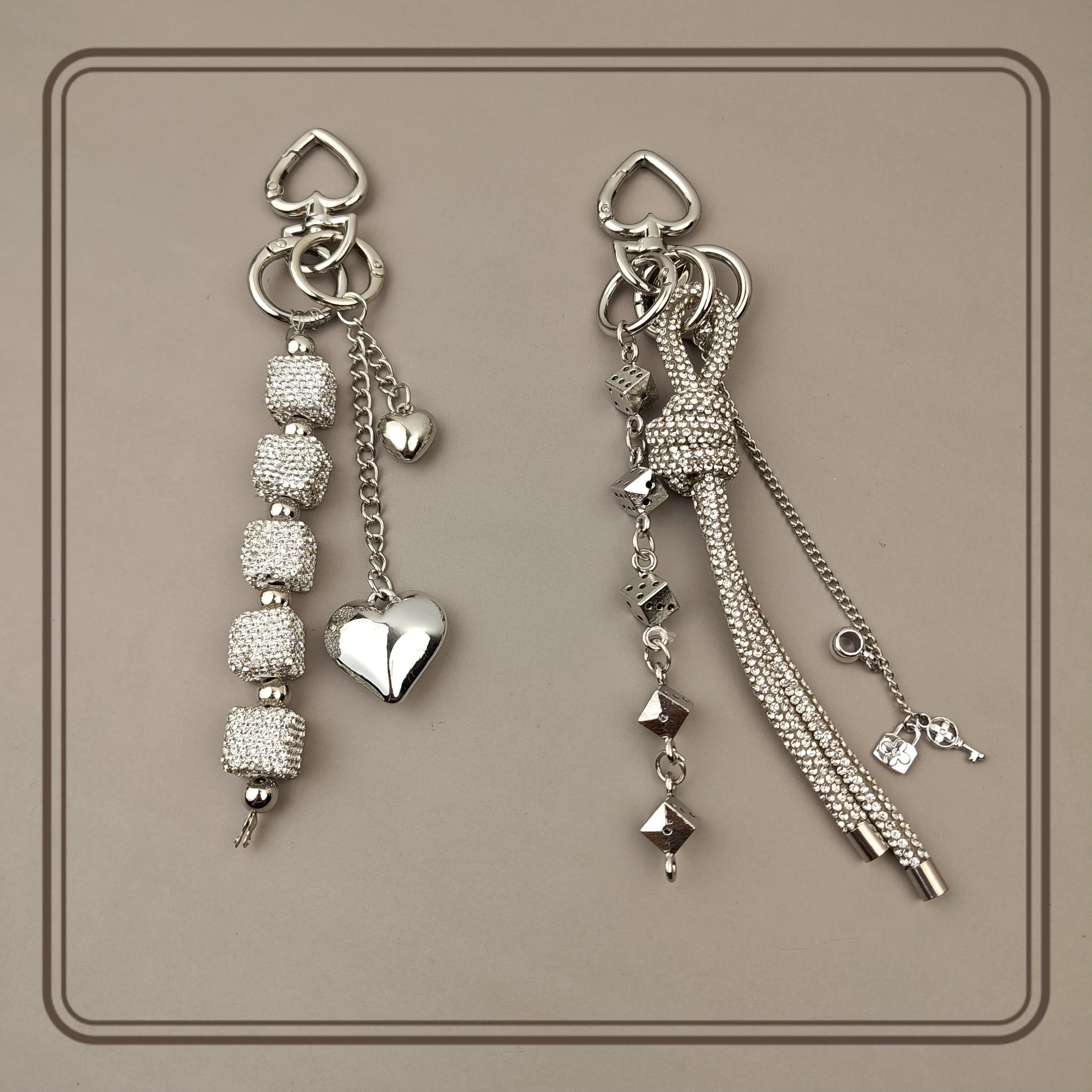 chaveiro-minimalista-de-cor-solida-elegante-feminino-com-diamante-flash-saco-charme-ornamento-coracao-chave-bloqueio-e-pingente-de-dados-de-metal