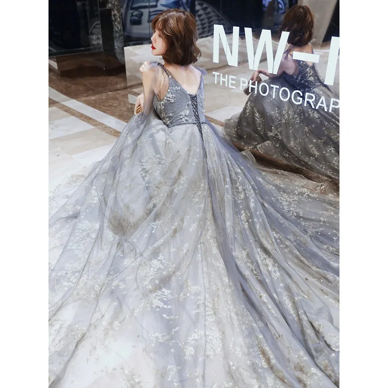 2025 Punti salienti delle nuove donne Maglia stile lungo Riunione annuale Abito da sera sexy Abito dimagrante alla moda con temperamento ospite