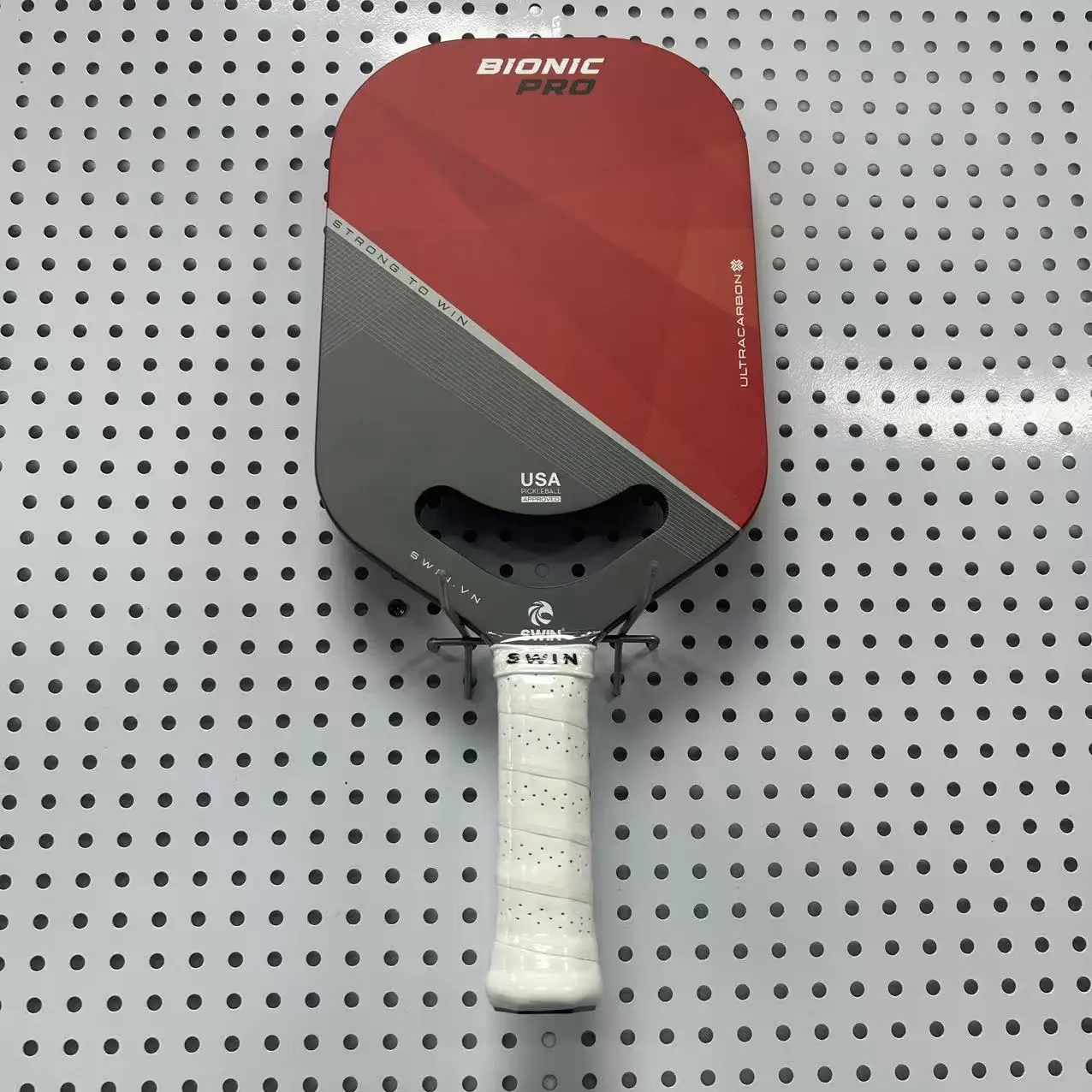 La nuova racchetta senza telaio presenta un design con faccina e fibra di carbonio da 14 mm di livello professionale per prestazioni nella pagaia da pickleball