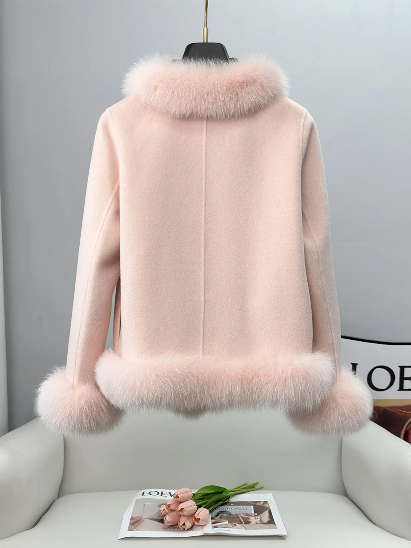 Dwustronny kaszmirowy płaszcz damski typu "Sweet Daughter", krótki fason, nowość na sezon Jesień/Zima 2025, płaszcz z futra lisa i wełny.