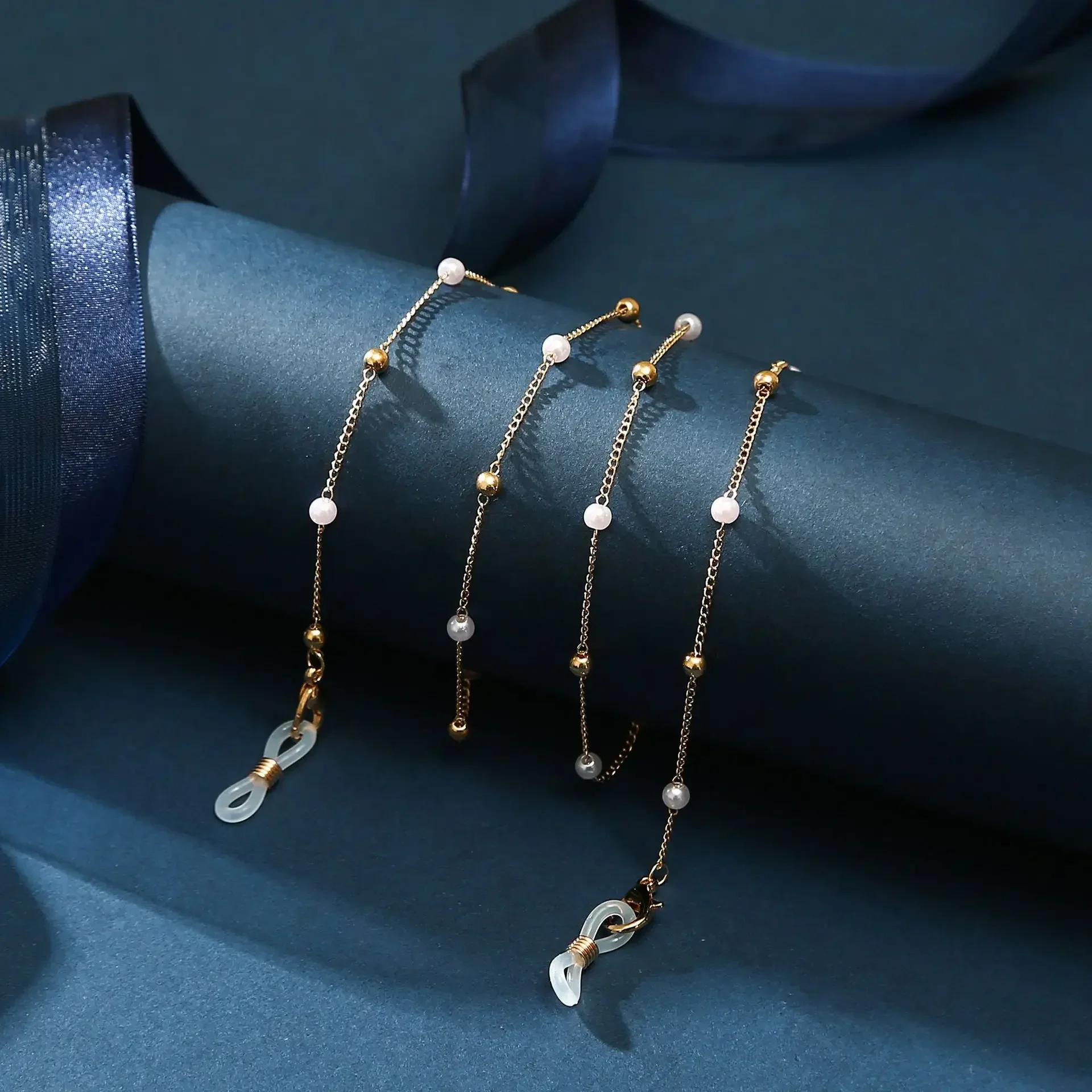 Variant: Glasses Chain 10