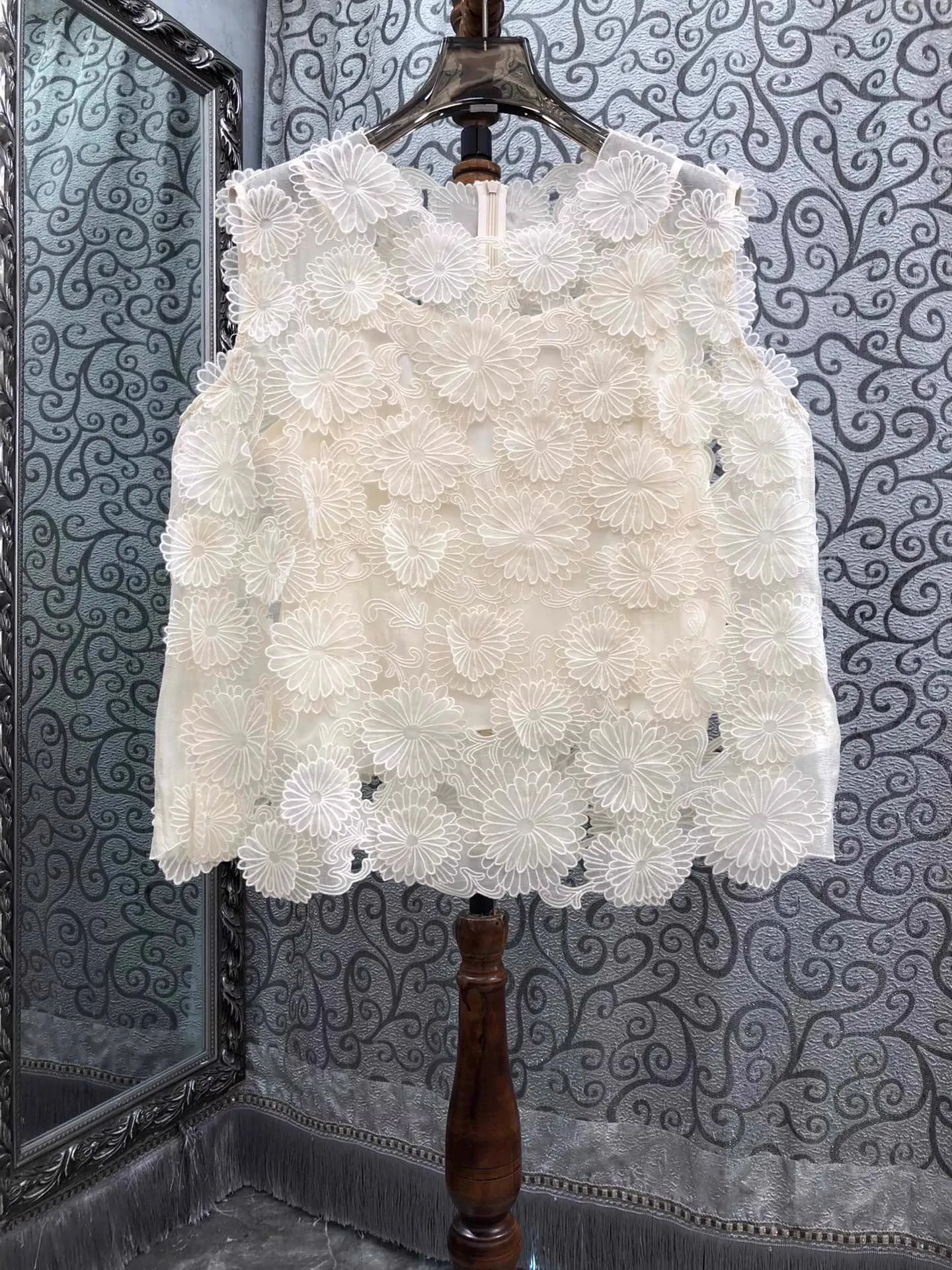 

Tops Fashion New Silk Blouse Shirts 2025 Summer Women Allover Lace Flower Embroidery Patterns Beige Pink Tops Blusas Feminino