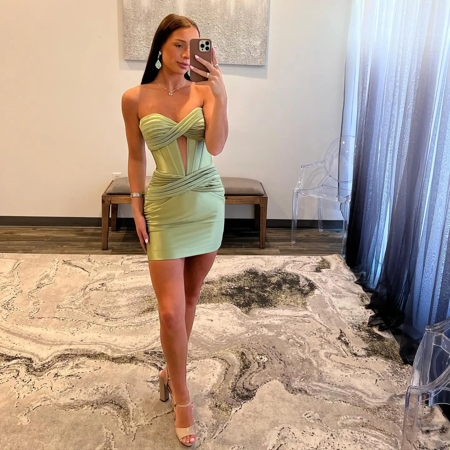 Olive Green Satin Short Homecoming Dresses for Girls 2025 Sweetheart Neckline Corset Mini Prom Dresses for Sweet 16 18