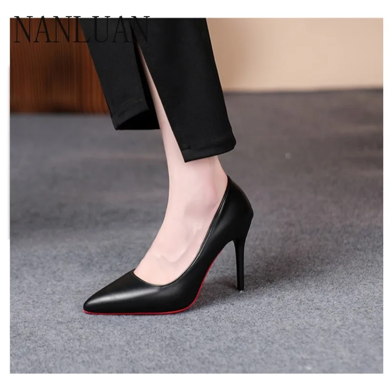 

2024Boutique Autumn Fashionable High-heeled Shoes High-quality Stiletto Pointed Toe Women's Shoes High-end Banquet Fashion Shoes