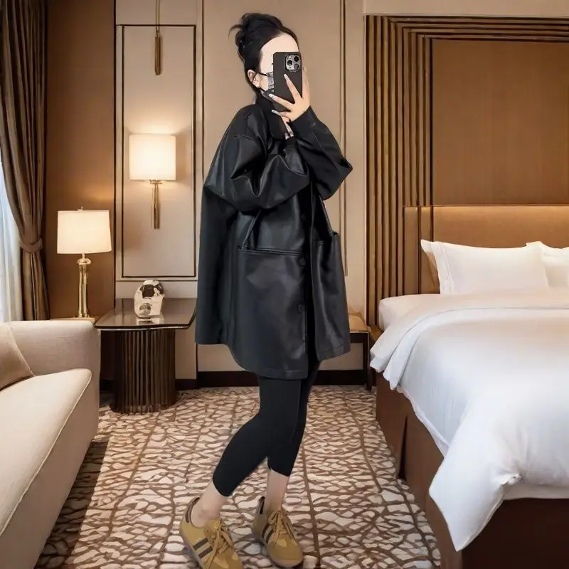 

2023 весенняя новая модная кожаная одежда, женская роскошная свободная одежда с воротником-поло, универсальное повседневное однотонное пальто