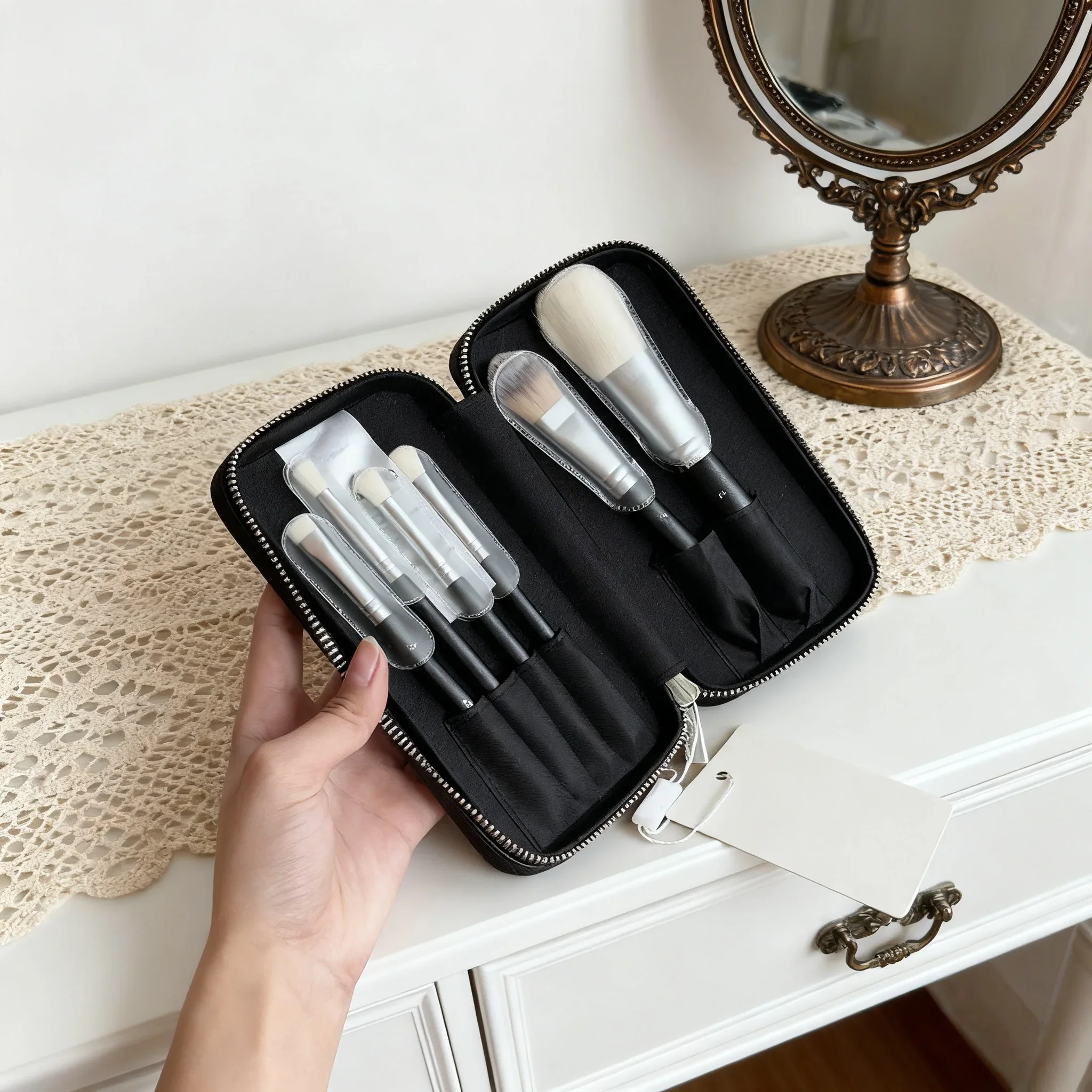 هدايا العيد للزوجة والصديقة D سلسلة فرش الماكياج الفاخرة مجموعة فرشاة كريم الأساس وأحمر الخدود وظلال العيون وفرشاة تحديد العيون