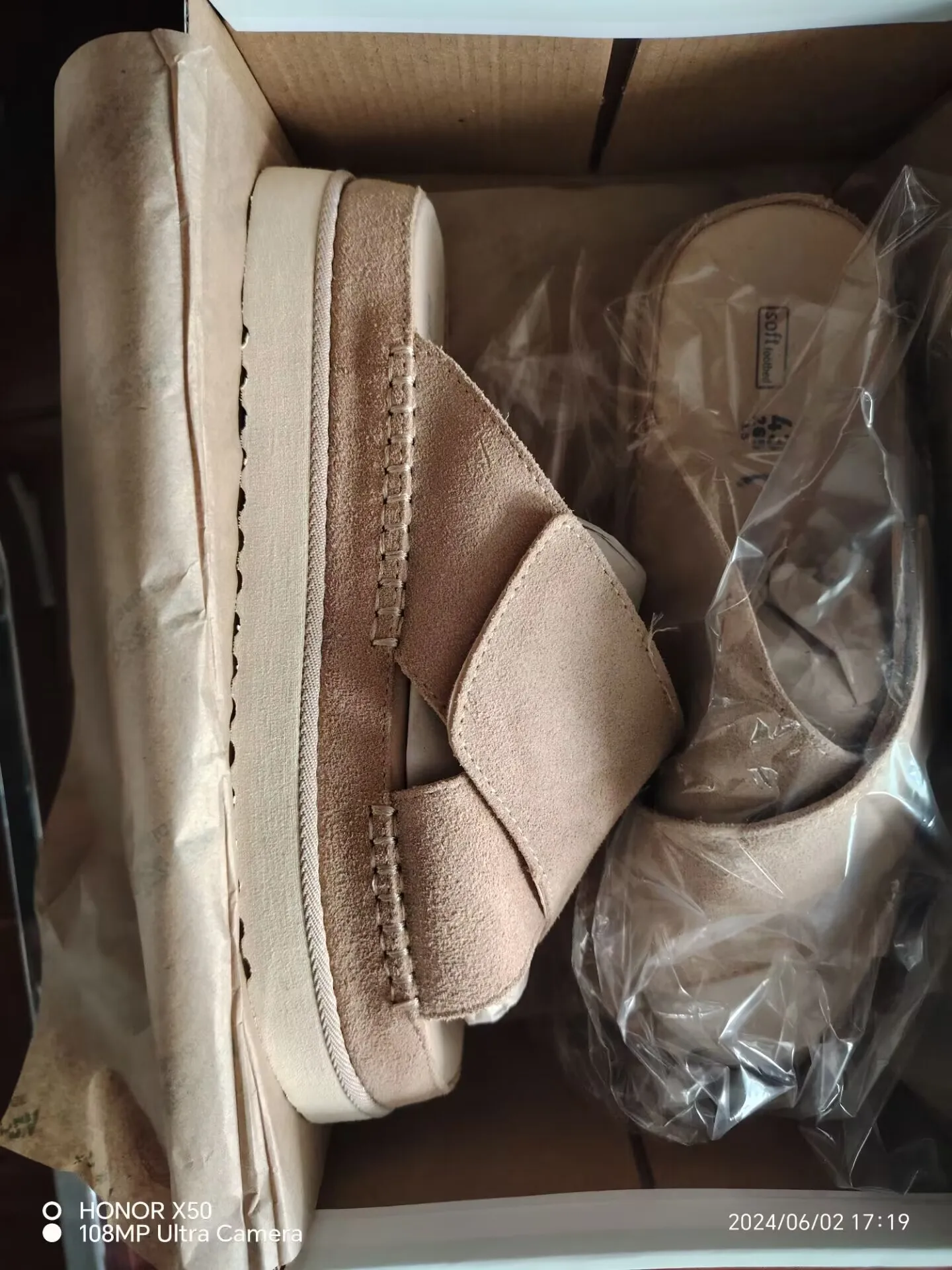 Men's Summer Outdoor Wear 2024 New Style Sandals Fashion High-End Leather Outdoor Wear Platform Slippers Women