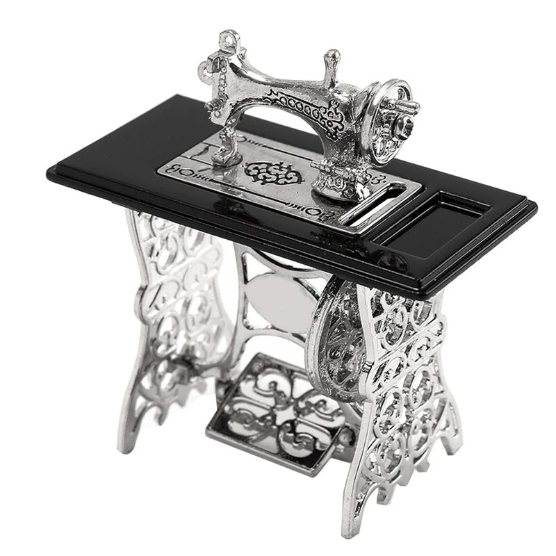 1Pc Mini Exquisite Alloy Miniature Sewing Machine 1:12 Scale Dollhouse DIY Decoration Gift Small Sewing Machine