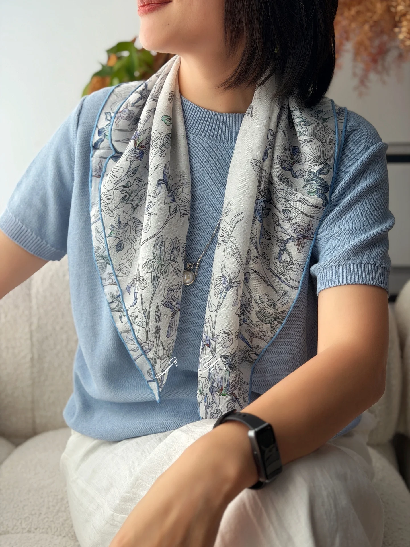 elegante-panuelo-de-seda-de-doble-cara-de-62-cm-chal-cuadrado-de-yunlu-con-estampado-floral-accesorio-de-moda-versatil-para-todas-las-temporadas