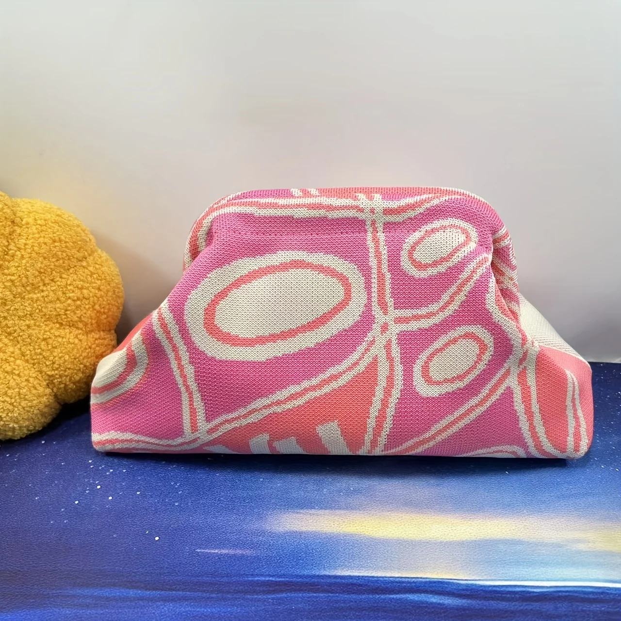 Trendige gestrickte Clip-Tasche, vielseitig, großes Fassungsvermögen, geeignet für Aufbewahrungstaschen, neue High-End-Muster-Clutch-Tasche – Detail 12