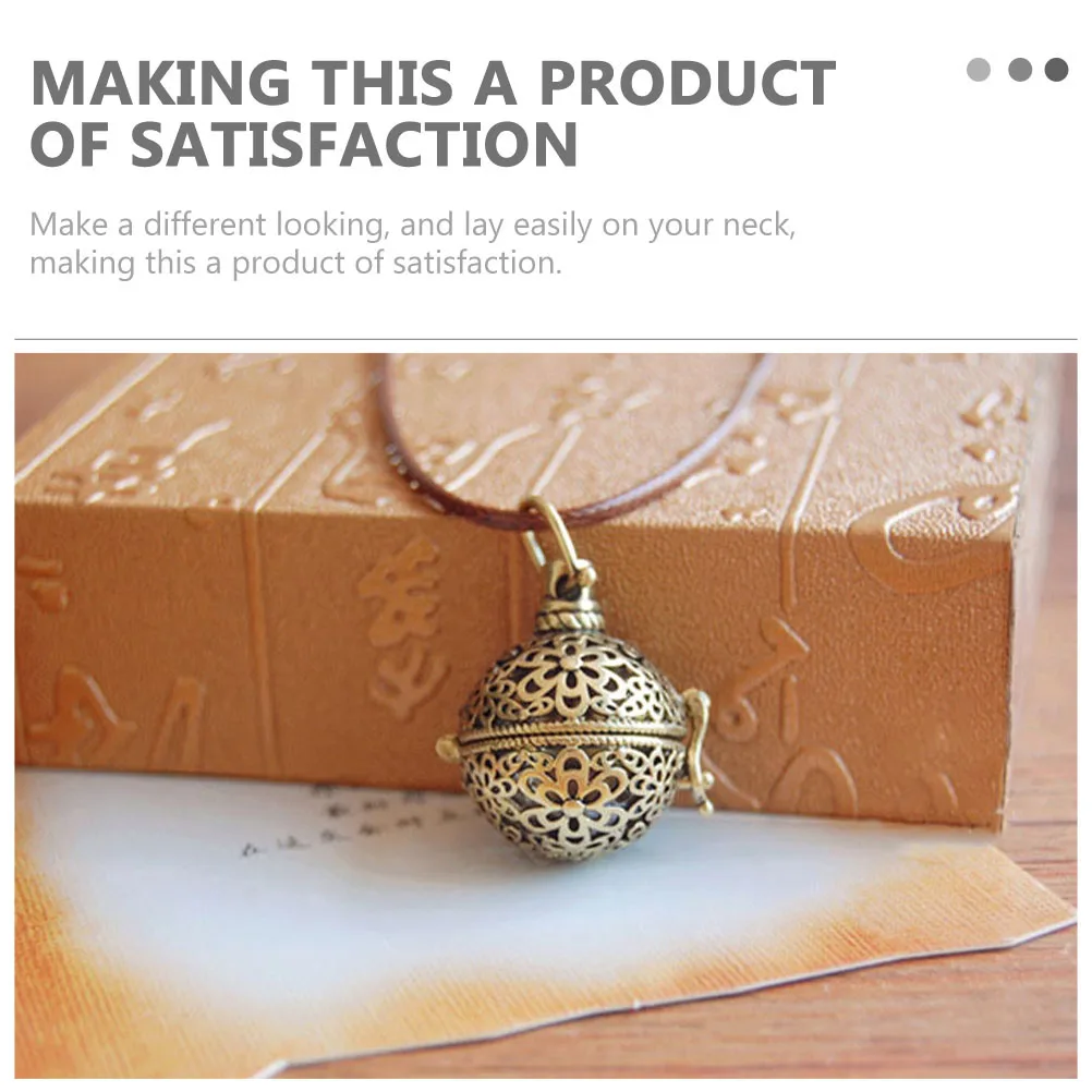 

4pcs Pendant Retro Decorative Diffuser Openable Necklace Aromatherapy Accessory Hanging Flower Scent Container