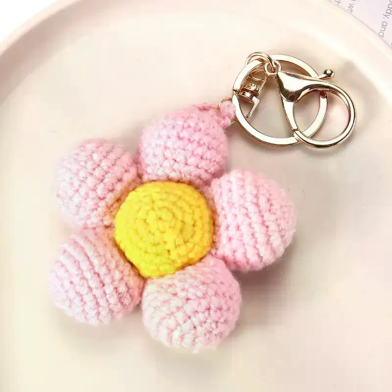 1 PCS Lovely Crochet Flower Keychain Handmade Woven Flower Pendant Creative Fake Plant Pendant Gift