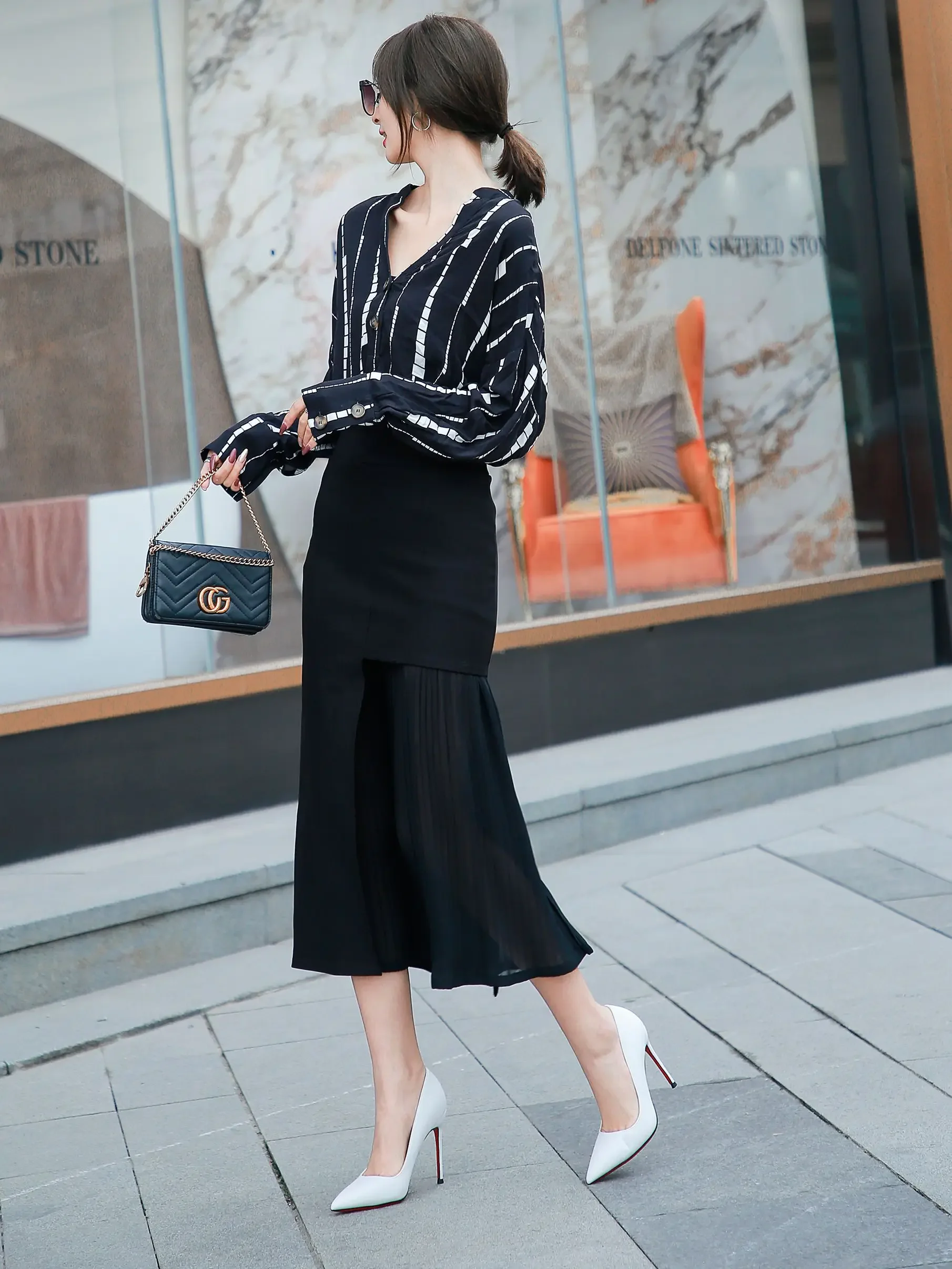 

Новые белые профессиональные туфли на высоком каблуке, модные и универсальные танцевальные женские туфли, элегантные туфли с острым носком в светском стиле.