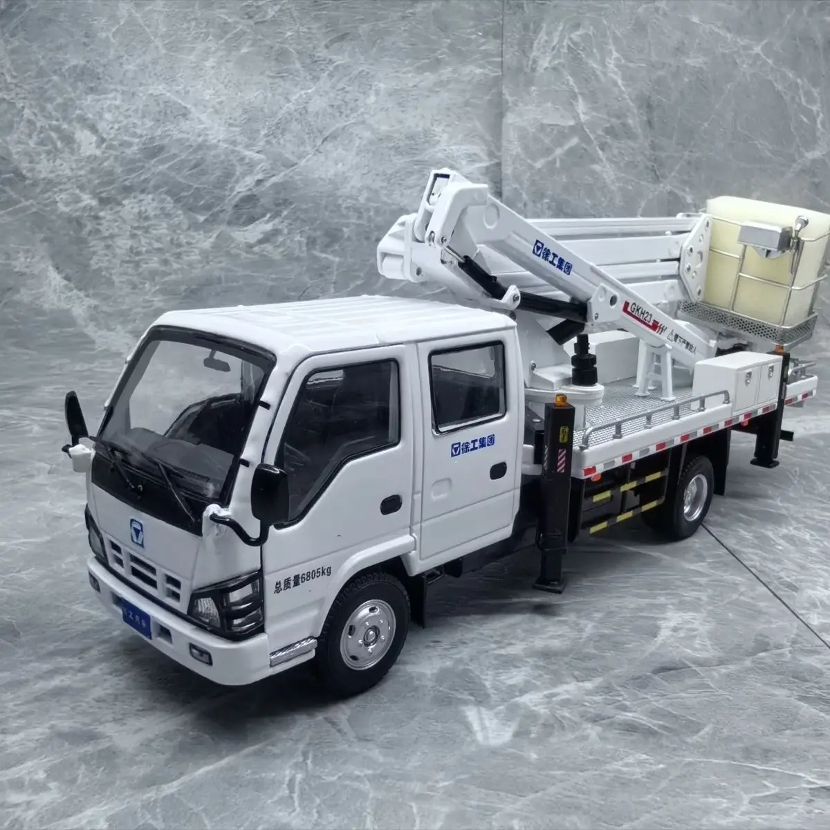 

1/35 XCMG Модель воздушного рабочего автомобиля Коллекционная игрушка Подарочный сувенирный дисплей