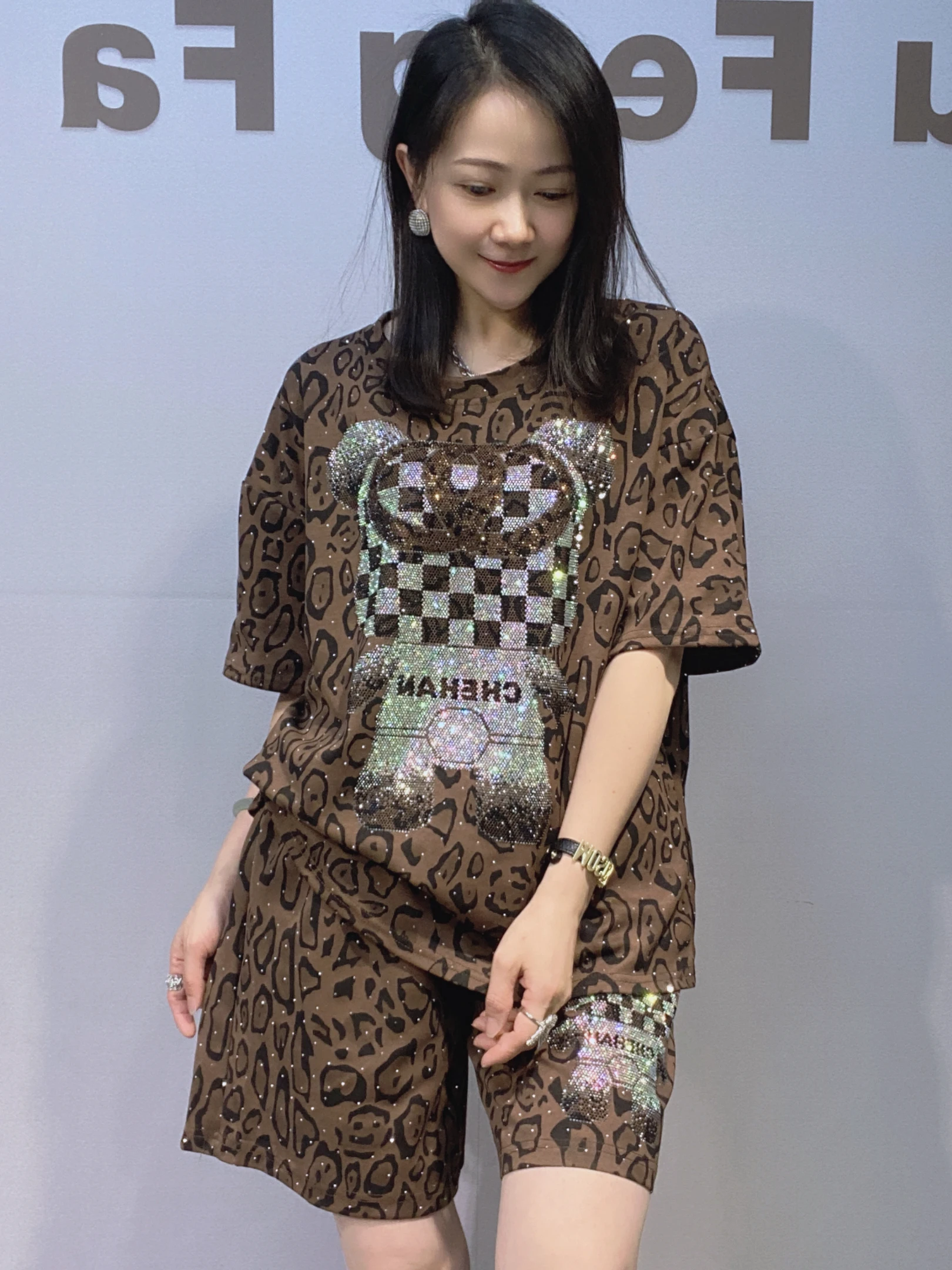 

Summer Leopard Print round Neck Short Sleeve Glitter Bear Short Set Women's Two-Piece Set High Waist Shorts Breathable Cotton