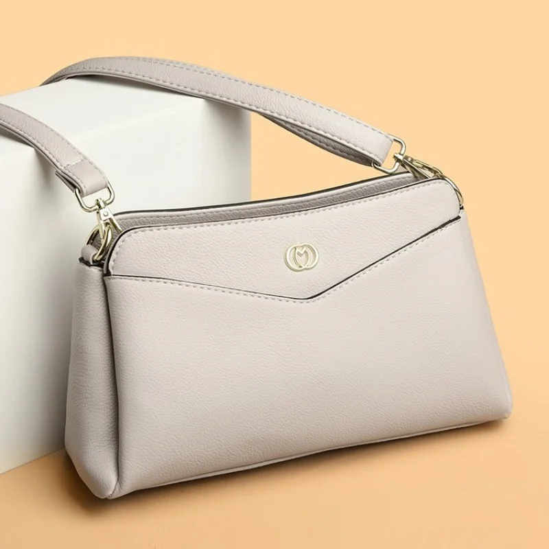 

Stylish Simple Messenger Handbag Elegant For Women Commuter With Large Capacity Vintage Trendy Solid