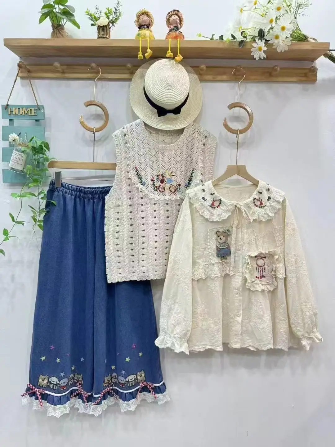 เสื้อเชิ้ตแขนยาวผ้าฝ้ายฤดูใบไม้ร่วงปี 2025 ใหม่ ผู้หญิง คอปีเตอร์แพน ปักลายลูกไม้ สไตล์โมริเกิร์ล ลดอายุ ทรงหลวม รุ่น T59318CC